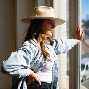 Meet your Posher, Lexi